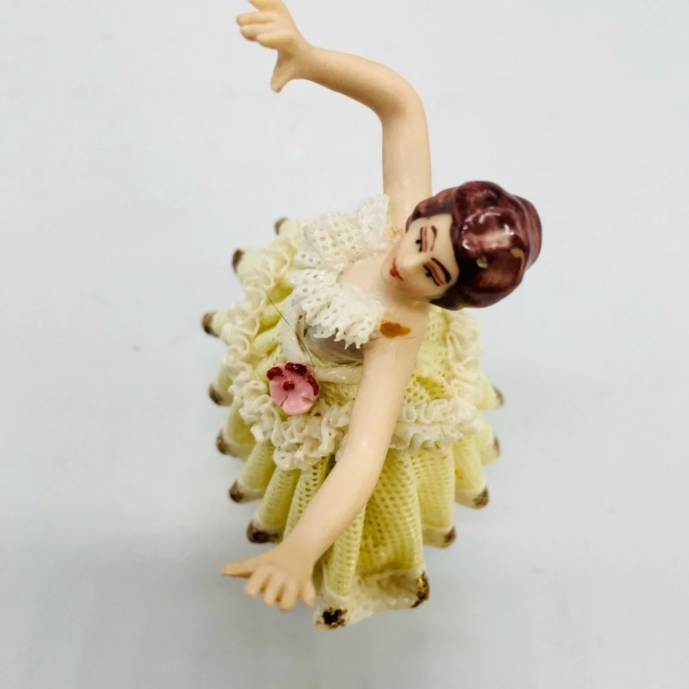 RARE VTG Dresden Germany Porcelain Dancing Ballerina Yellow Lace Dress Figurine